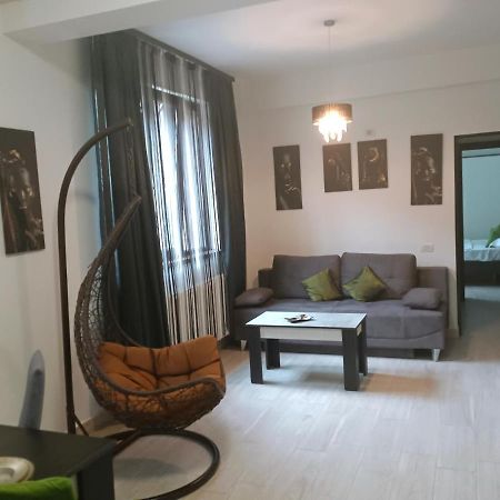 Apartament Ella T2 Apartment Navodari Bagian luar foto