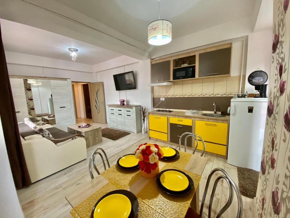 Apartament Ella T2 Apartment Navodari Bagian luar foto