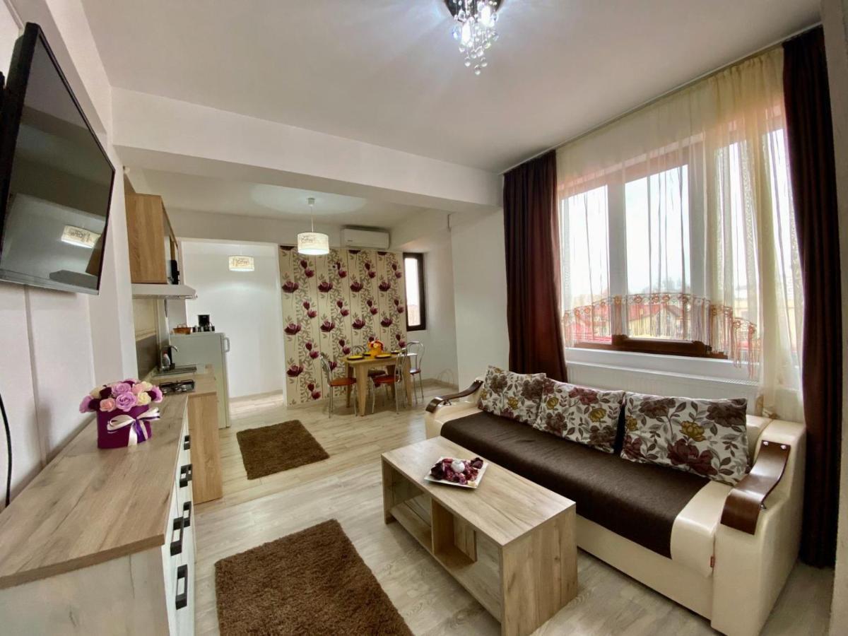 Apartament Ella T2 Apartment Navodari Bagian luar foto