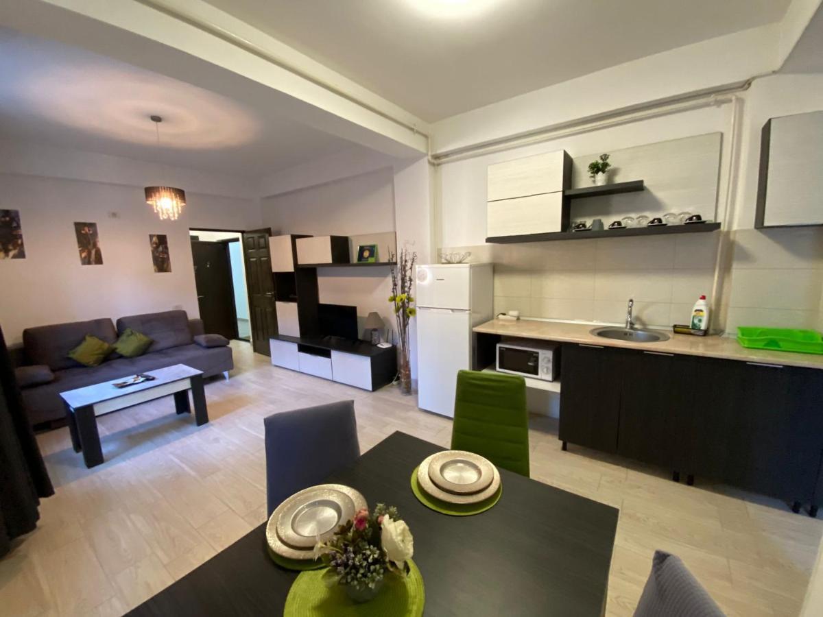 Apartament Ella T2 Apartment Navodari Bagian luar foto