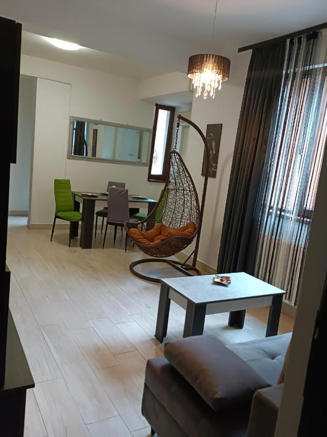 Apartament Ella T2 Apartment Navodari Bagian luar foto