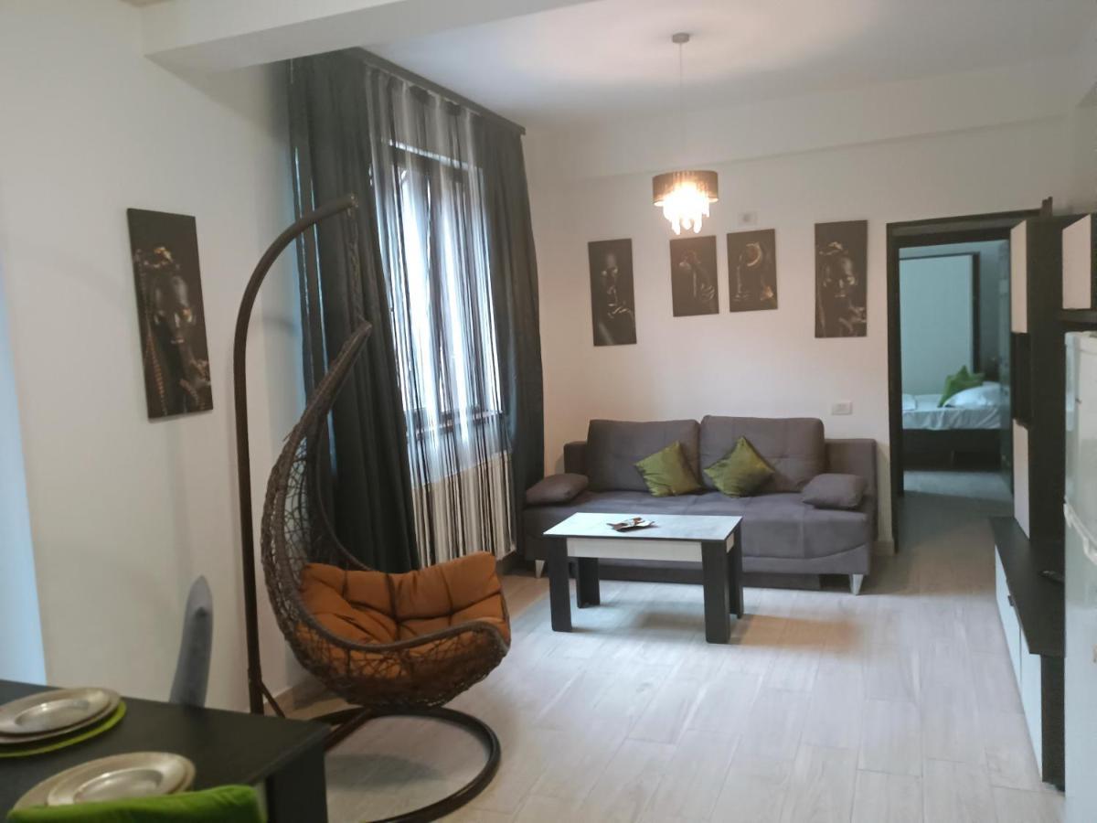 Apartament Ella T2 Apartment Navodari Bagian luar foto