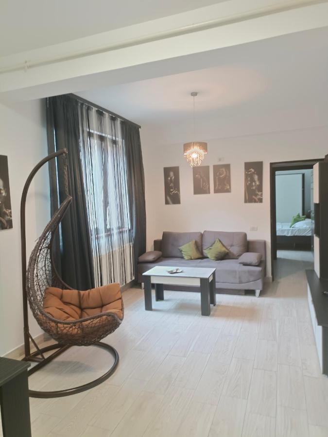 Apartament Ella T2 Apartment Navodari Bagian luar foto