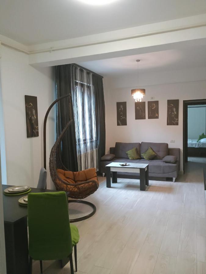 Apartament Ella T2 Apartment Navodari Bagian luar foto